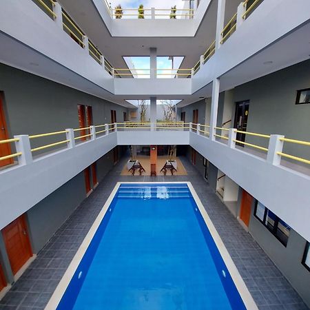 Yellow Guest House Улувату Экстерьер фото