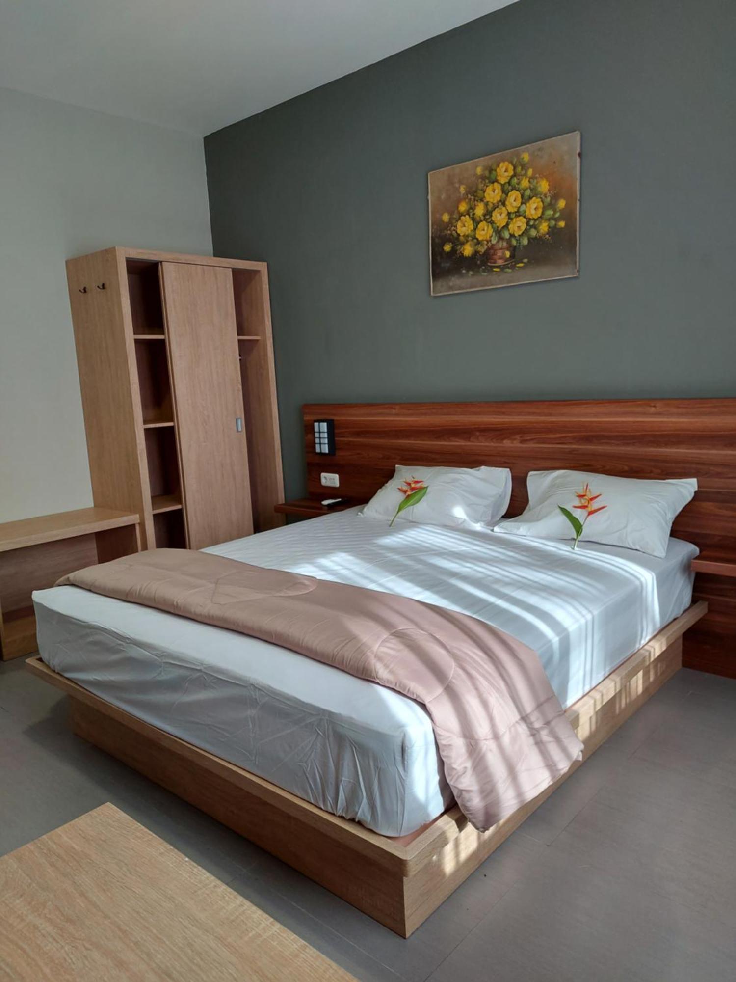 Yellow Guest House Улувату Экстерьер фото
