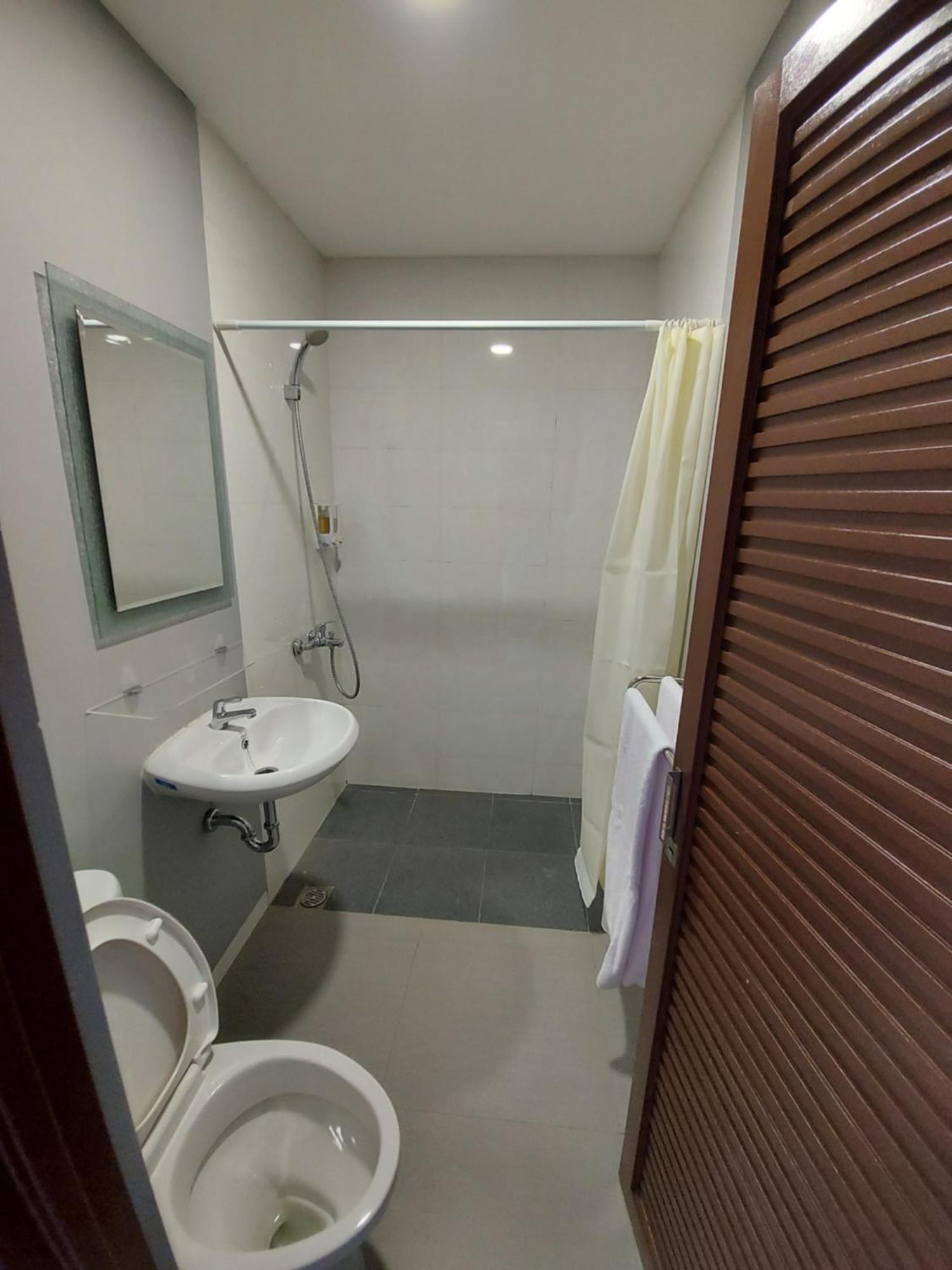 Yellow Guest House Улувату Экстерьер фото